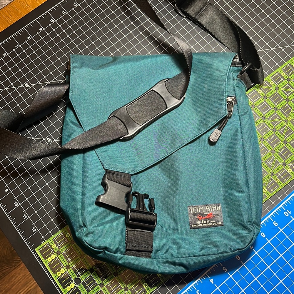 Tom Bihn Medium Cafe Bag